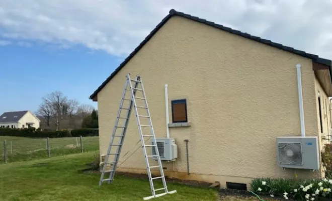 Ad renovation à effectuer un nettoyage de pignons par pulvérisant sans karcher à Reims , Reims, AD Rénovation